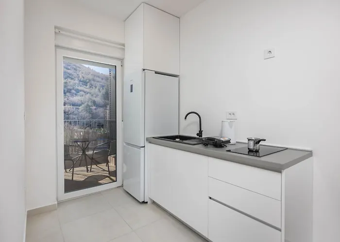 Seafront Villa Andrijana - Happy Rentals