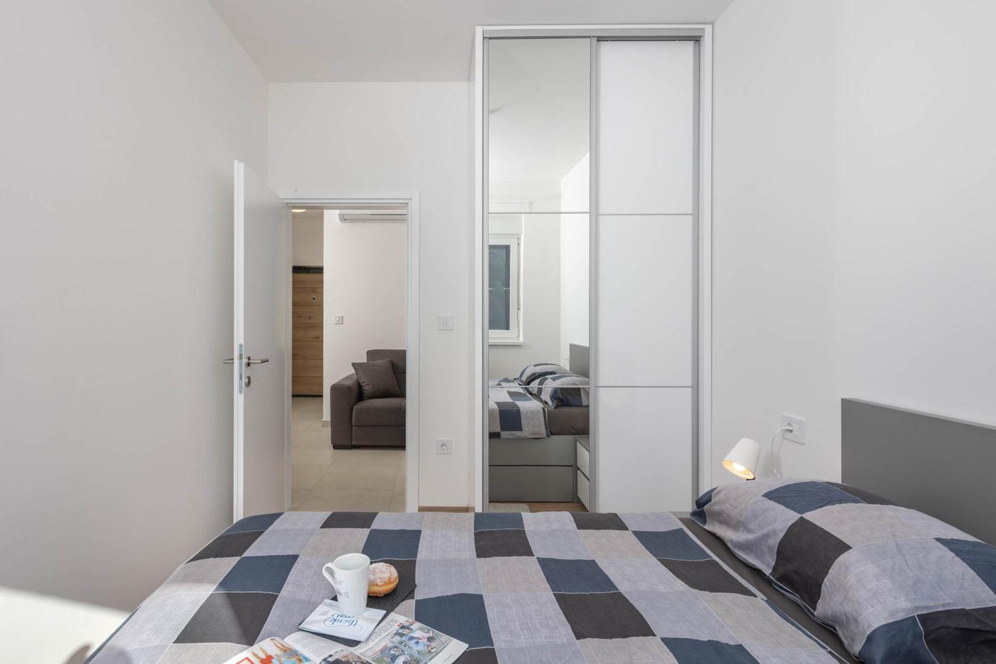 Apartman Seafront Andrijana - Happy *