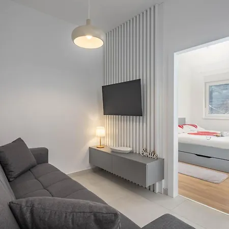 Seafront Villa Andrijana - Happy Rentals Plomin Exterior photo