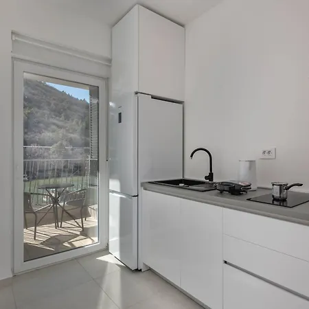 Seafront Villa Andrijana - Happy Rentals Plomin Exterior photo
