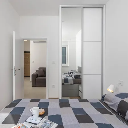 Seafront Villa Andrijana - Happy Rentals Plomin Exterior photo