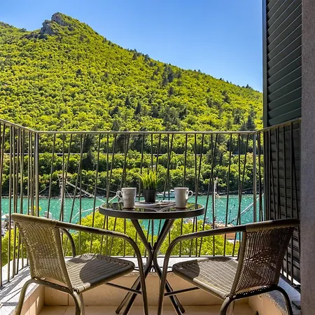 Seafront Villa Andrijana - Happy Rentals Plomin Exterior photo