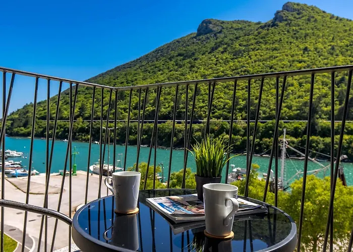 Seafront Villa Andrijana - Happy Rentals