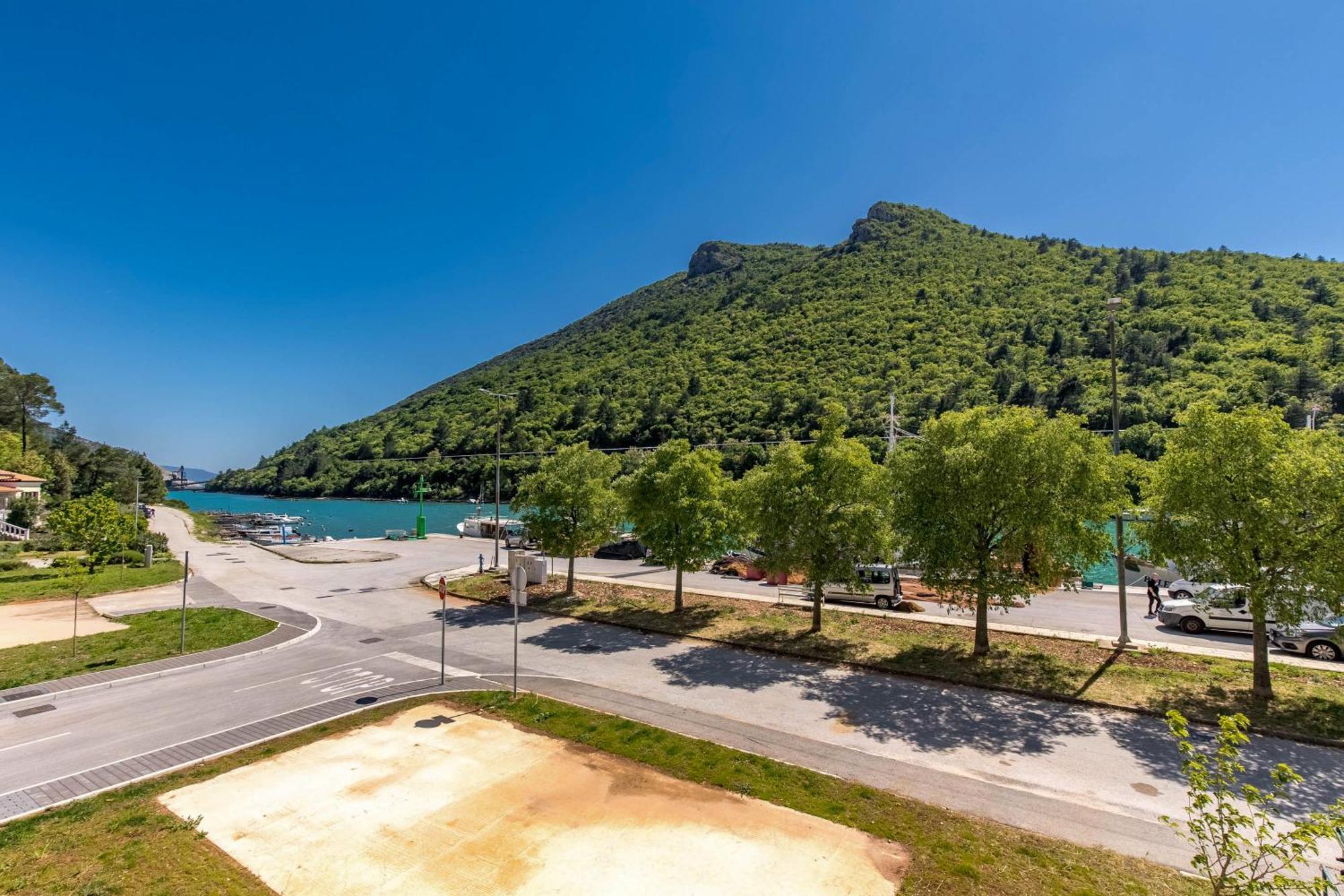 Seafront Andrijana - Happy